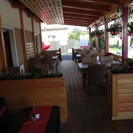 Motel Majolka พทุย ภายนอก รูปภาพ